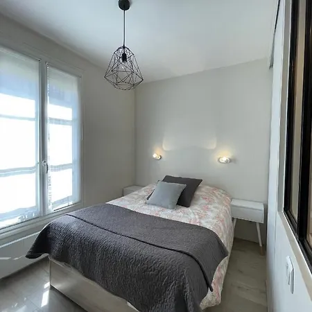 2 Pieces, 35m² Proche Tour Eiffel Paris